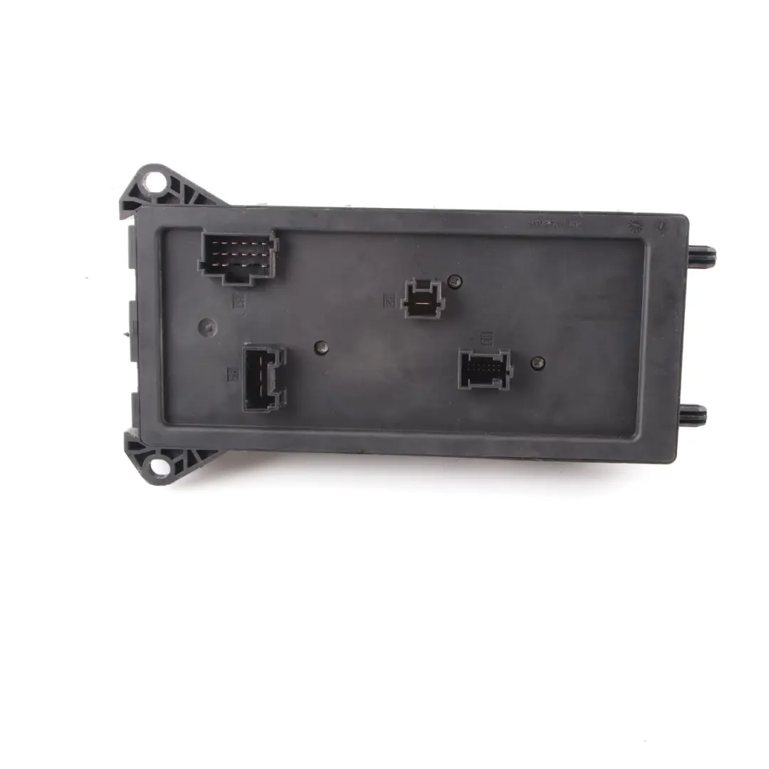 Mercedes W906 SAM Módulo Caja de Fusibles Relé Unidad de Control - SKU A9069006701 - Número de pieza A9069006701