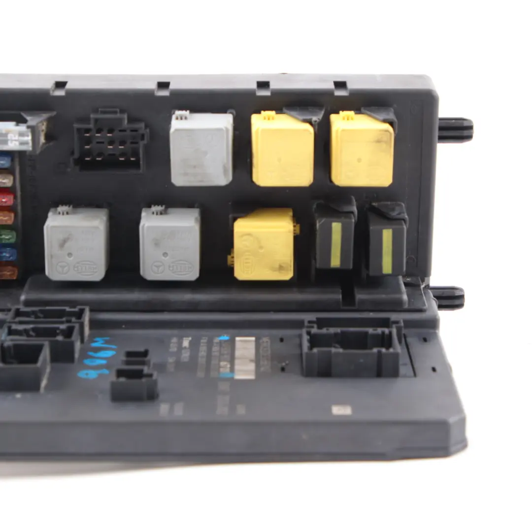 SAM Module Fuse Box Relay Control Unit to Mercedes Sprinter W906 with Part number A9069006701 Mercedes Sprinter W906 SAM Module Fuse Box Relay Control Unit - SKU A9069006701 - Part number A9069006701
