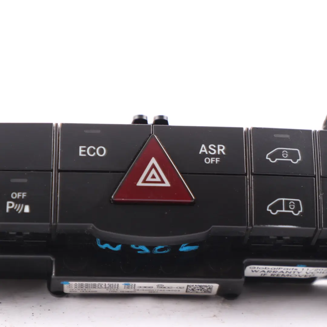 Panel Przełącznik Świateł Awaryjnych do Mercedes W906 o numerze A9069051601 Mercedes W906 Panel Przełącznik Świateł Awaryjnych - SKU A9069051601 - Numer Części A9069051601