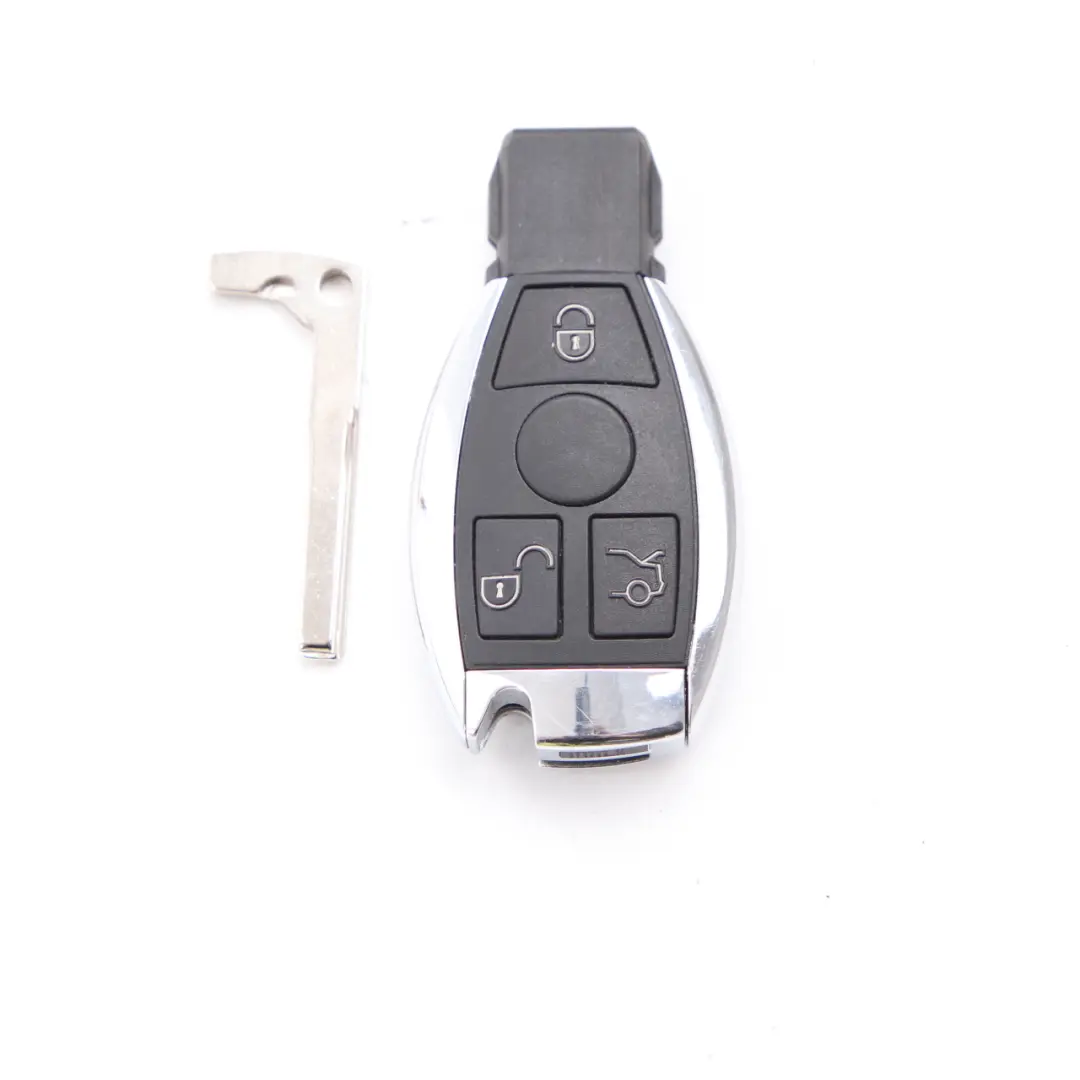 Radio Remote Control Alarm Key Button to Mercedes Sprinter W906 with Part number A9069053600 Mercedes Sprinter W906 Radio Remote Control Alarm Key Button - SKU A9069053600-1 - Part number A9069053600