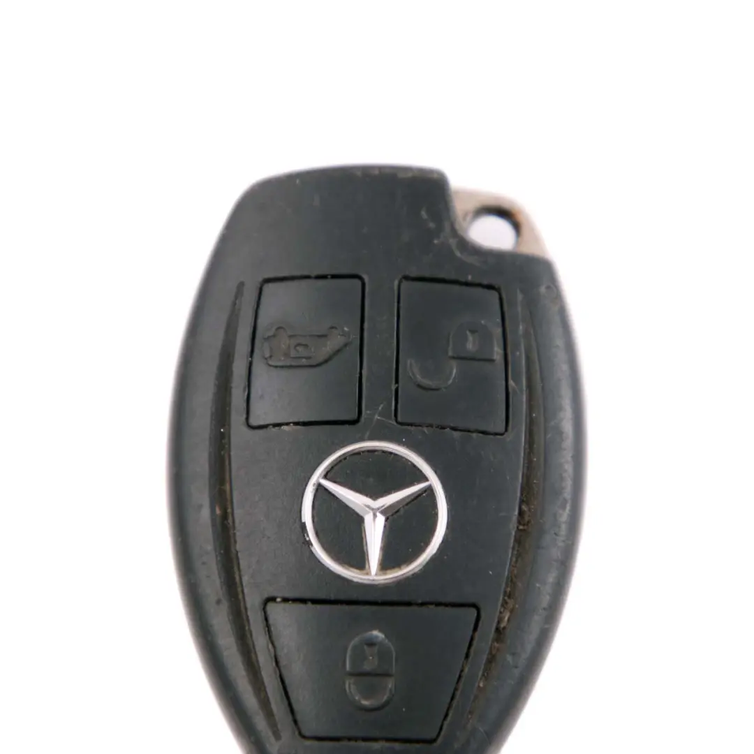 Radio Remote Control Alarm Key Button to Mercedes Sprinter W906 with Part number A9069053600 Mercedes Sprinter W906 Radio Remote Control Alarm Key Button - SKU A9069053600 - Part number A9069053600