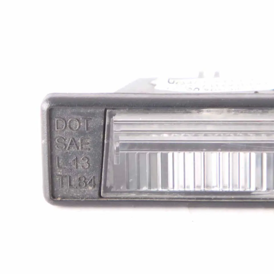 Luce Targa Parabrezza A1688200256 per Mercedes W168 con numero di parte A9069062100 Mercedes W168 Luce Targa Parabrezza A1688200256 - SKU A9069062100 - Numero di parte A9069062100
