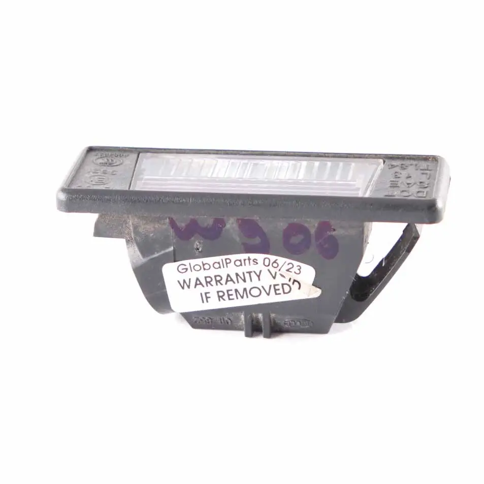 Luce Targa Parabrezza A1688200256 per Mercedes W168 con numero di parte A9069062100 Mercedes W168 Luce Targa Parabrezza A1688200256 - SKU A9069062100 - Numero di parte A9069062100