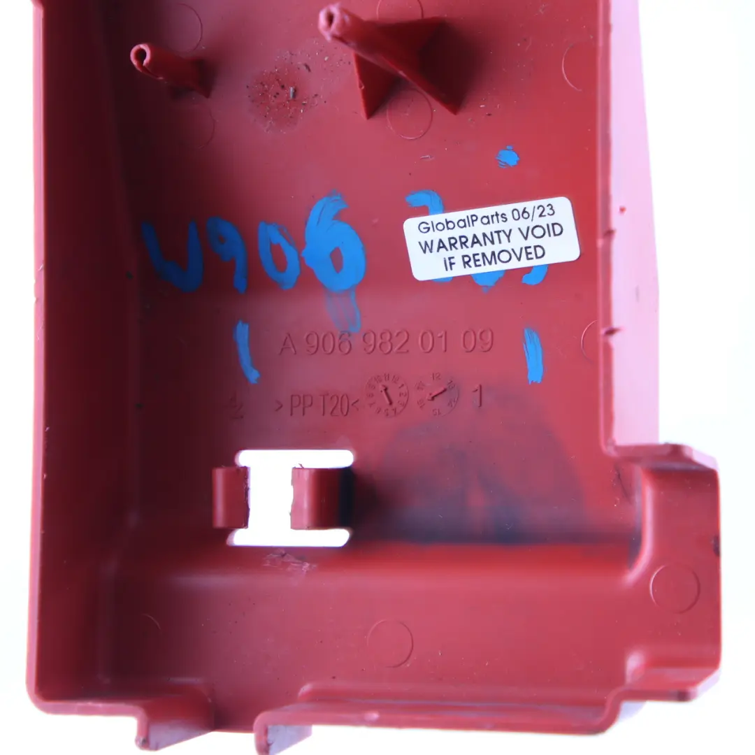 Pokrywa Dodatniej Klemy Akumulatora do Mercedes Sprinter W906 o numerze A9069820109 Mercedes Sprinter W906 Pokrywa Dodatniej Klemy Akumulatora - SKU A9069820109 - Numer Części A9069820109