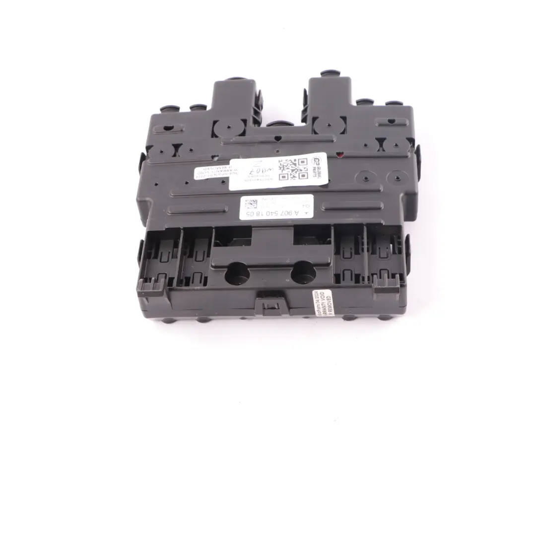 Boîte de connexion accordement de la batterie pour Mercedes Sprinter B907 à propos du numéro de pièce A9075401805 Mercedes Sprinter B907 Boîte de connexion accordement de la batterie - SKU A9075401805 - Numéro de pièce A9075401805