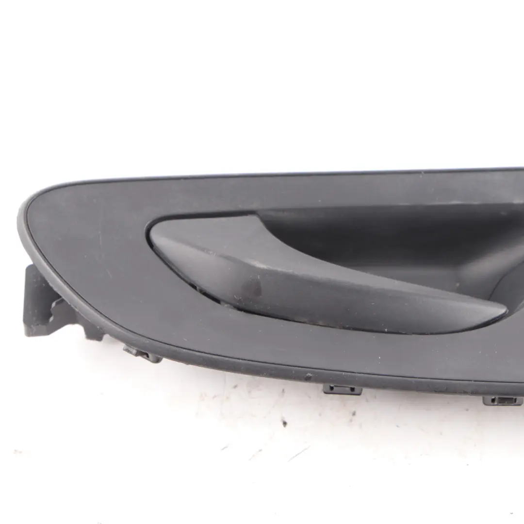  Poignée porte Mercedes W907 W910 Grappin intérieur avant gauche noir - SKU A9077601700 - Numéro de pièce A9077601700