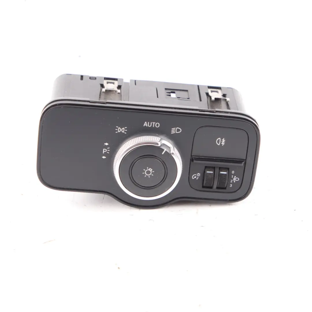 Interruttore fari Mercedes W907 W910 Pannello luci cruscotto per con numero di parte A9079053102 Interruttore fari Mercedes W907 W910 Pannello luci cruscotto - SKU A9079053102 - Numero di parte A9079053102