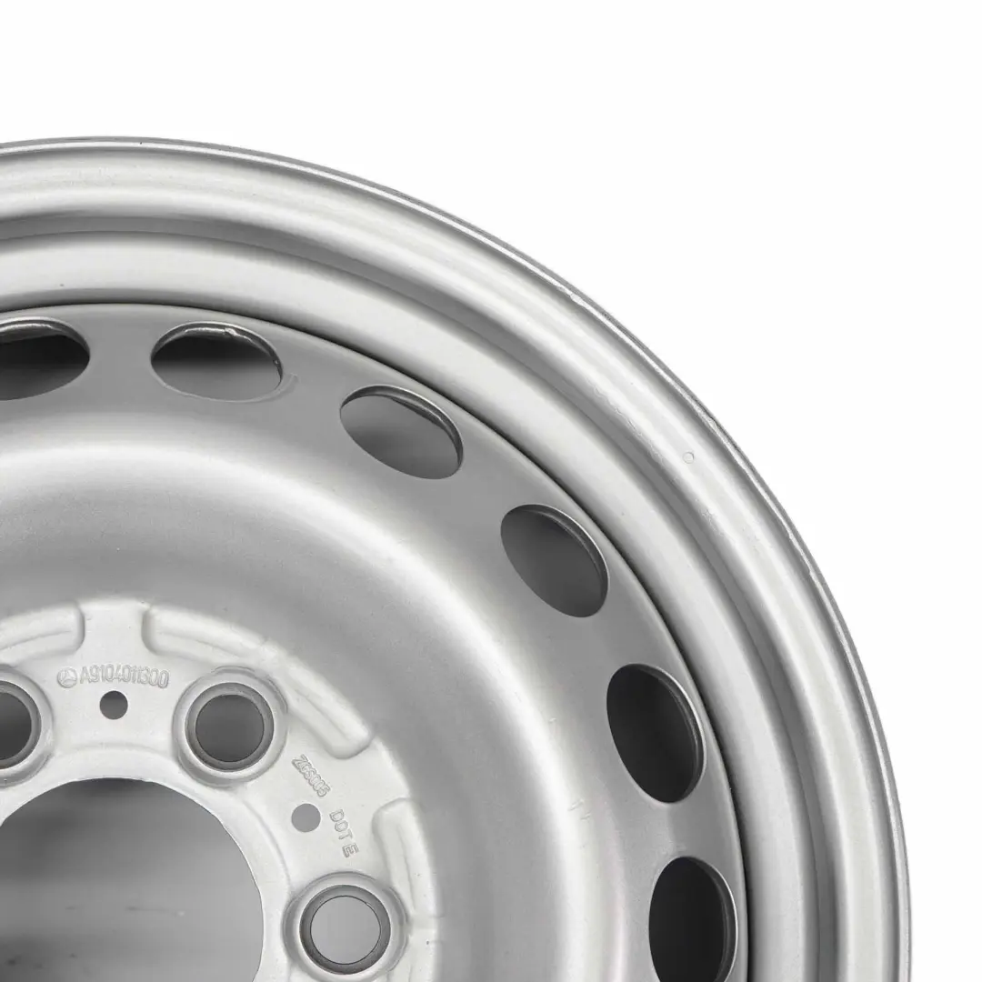 Jante Acier 16" 6,5J ET:62 pour Mercedes Sprinter W910 à propos du numéro de pièce A9104011300 Mercedes Sprinter W910 Jante Acier 16" 6,5J ET:62 - SKU A9104011300 - Numéro de pièce A9104011300