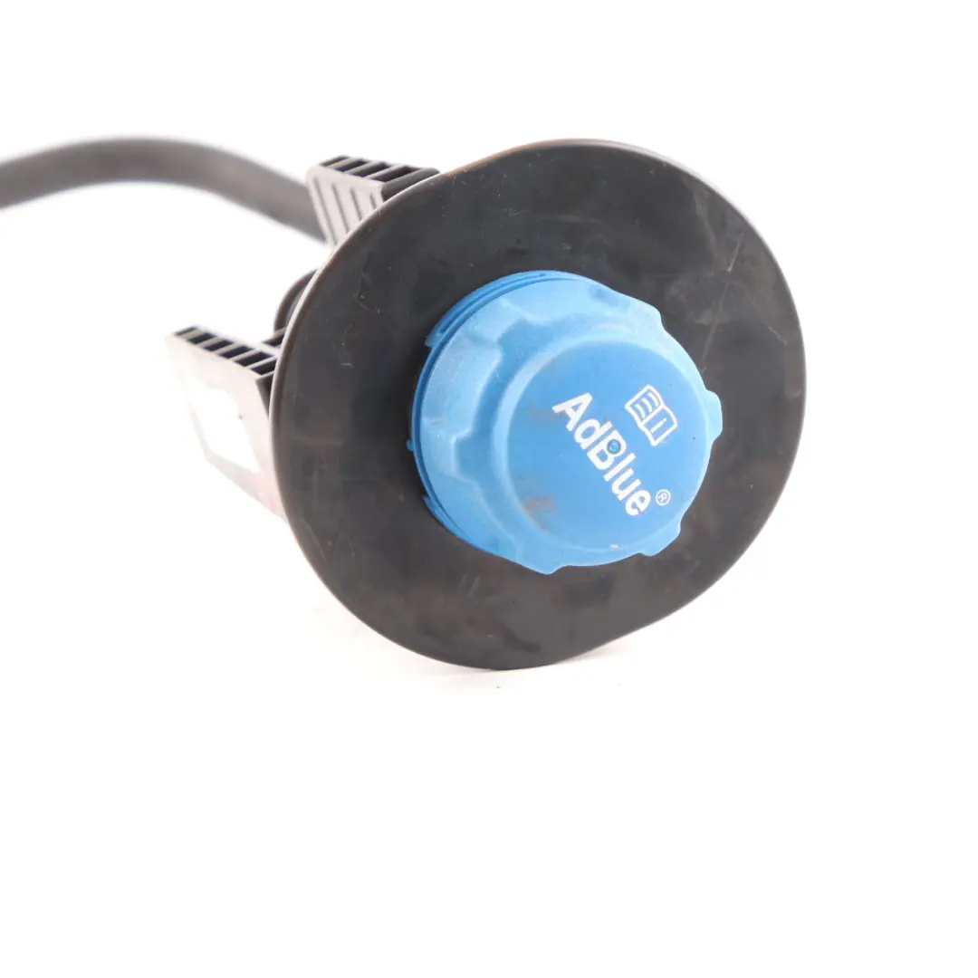 Tubo di riempimento del serbatoio AdBlue per Mercedes Sprinter W910 con numero di parte A9104700100 Mercedes Sprinter W910 Tubo di riempimento del serbatoio AdBlue - SKU A9104700100 - Numero di parte A9104700100