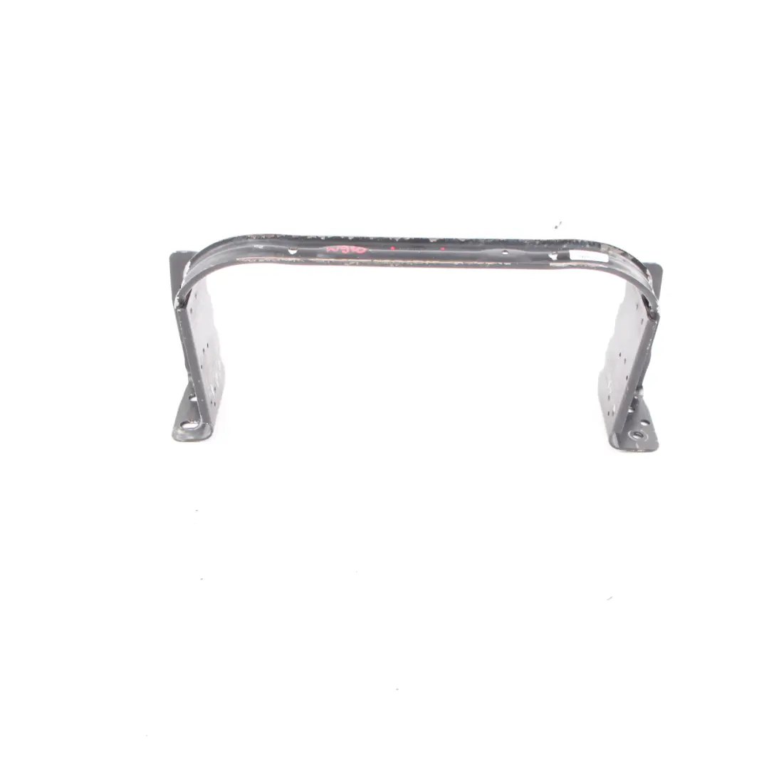 Soporte correa tensión depósito combustible para Mercedes Sprinter W910 con número de pieza A9104750500 Mercedes Sprinter W910 Soporte correa tensión depósito combustible - SKU A9104750500 - Número de pieza A9104750500