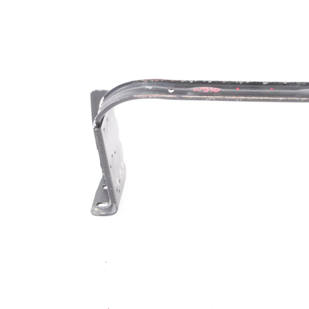 Supporto tensione serbatoio carburante per Mercedes Sprinter W910 con numero di parte A9104750500 Mercedes Sprinter W910 Supporto tensione serbatoio carburante - SKU A9104750500 - Numero di parte A9104750500