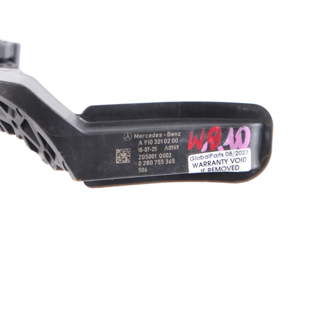 Throttle Accelerator Pedal to Mercedes Sprinter W910 with Part number A9103010200 Mercedes Sprinter W910 Throttle Accelerator Pedal - SKU A9103010200 - Part number A9103010200