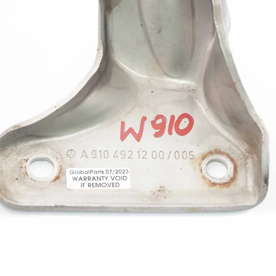 Mercedes W910 Escape Catalizador Soporte Soporte - SKU A9104921200 - Número de pieza A9104921200