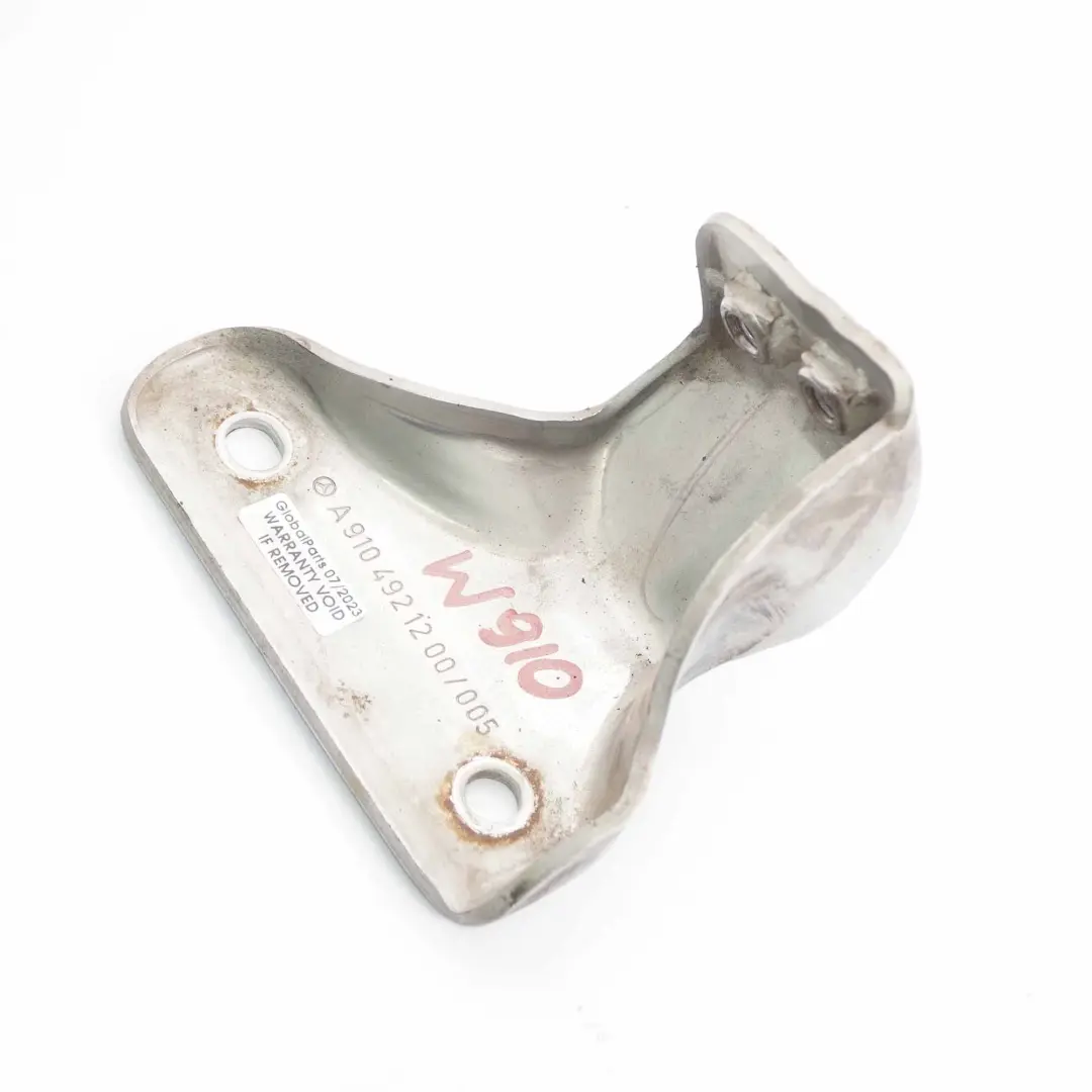 Mercedes W910 Escape Catalizador Soporte Soporte - SKU A9104921200 - Número de pieza A9104921200