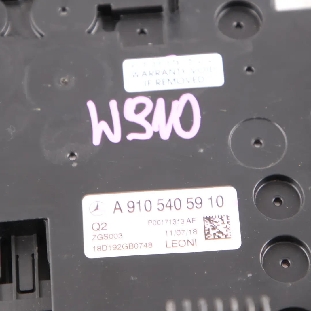 Fuse Box Control Unit Module to Mercedes Sprinter W910 with Part number A9105405910 Mercedes Sprinter W910 Fuse Box Control Unit Module - SKU A9105405910 - Part number A9105405910