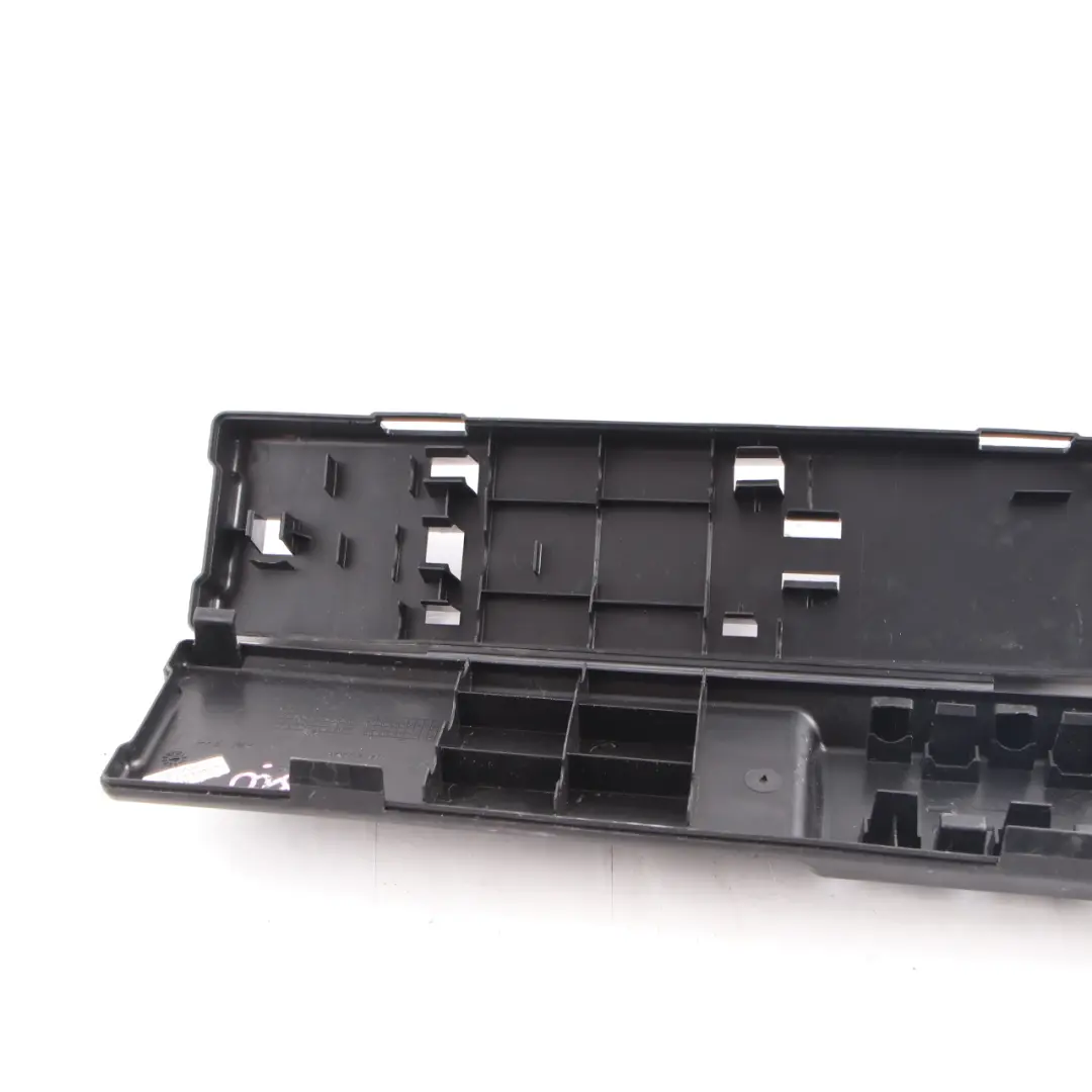 Portaherramientas Soporte almacenamiento Tapa para Mercedes Sprinter W910 con número de pieza A9105830200 Mercedes Sprinter W910 Portaherramientas Soporte almacenamiento Tapa - SKU A9105830200 - Número de pieza A9105830200