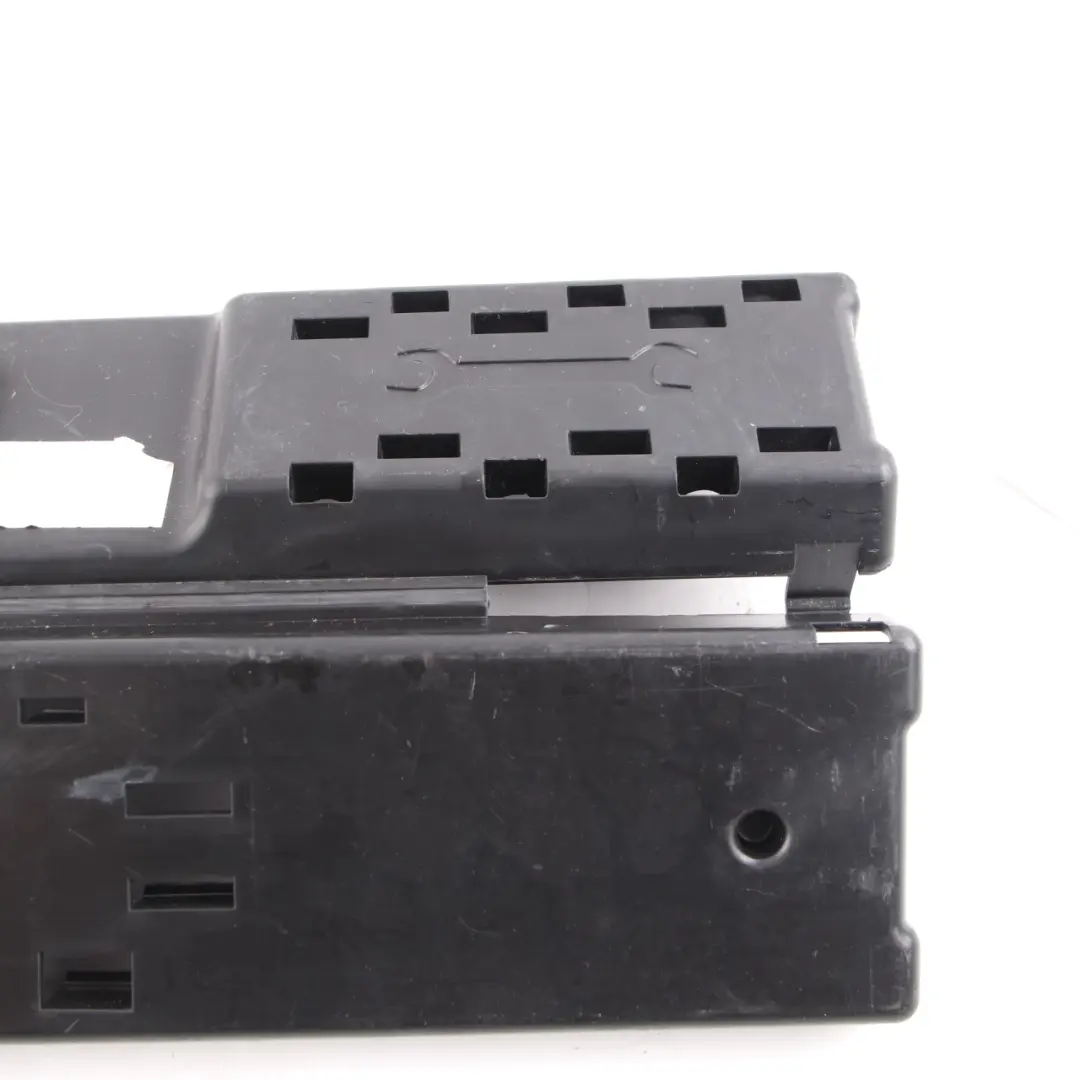 Portaherramientas Soporte almacenamiento Tapa para Mercedes Sprinter W910 con número de pieza A9105830200 Mercedes Sprinter W910 Portaherramientas Soporte almacenamiento Tapa - SKU A9105830200 - Número de pieza A9105830200