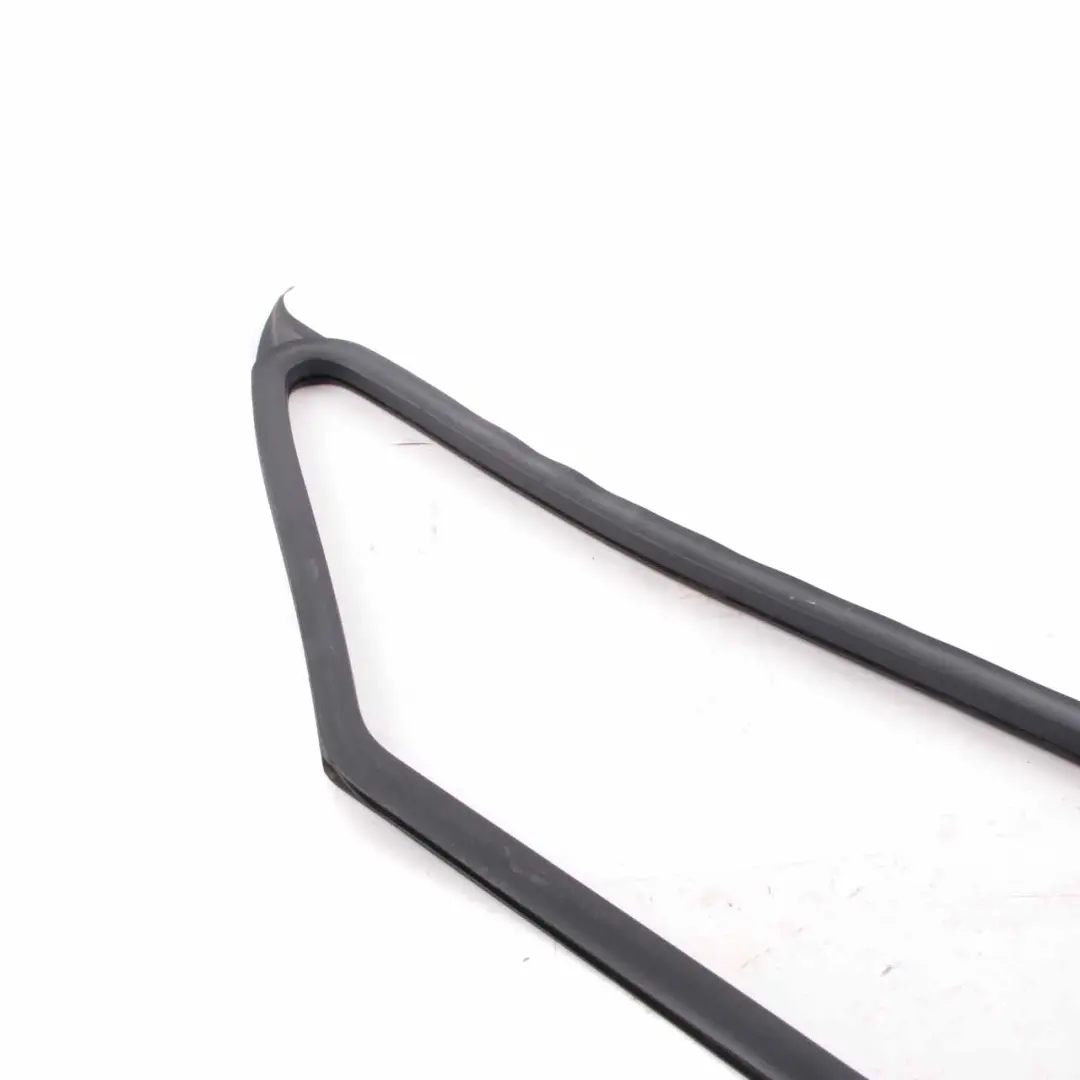 Window Seal Mercedes W907 W910 Front Door Right O/S Frame Gasket A9106710100 to with Part number A9106710300 Window Seal Mercedes W907 W910 Front Door Right O/S Frame Gasket A9106710100 - SKU A9106710300 - Part number A9106710300
