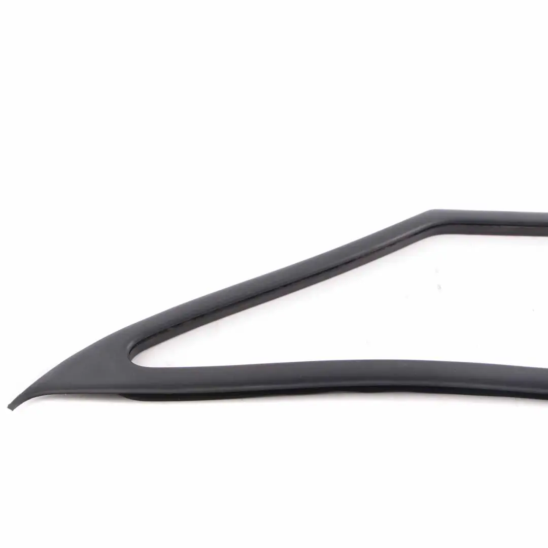  Joint vitre Mercedes W907 W910 Porte Avant Droite Cadre Joint A9106710100 - SKU A9106710300 - Numéro de pièce A9106710300