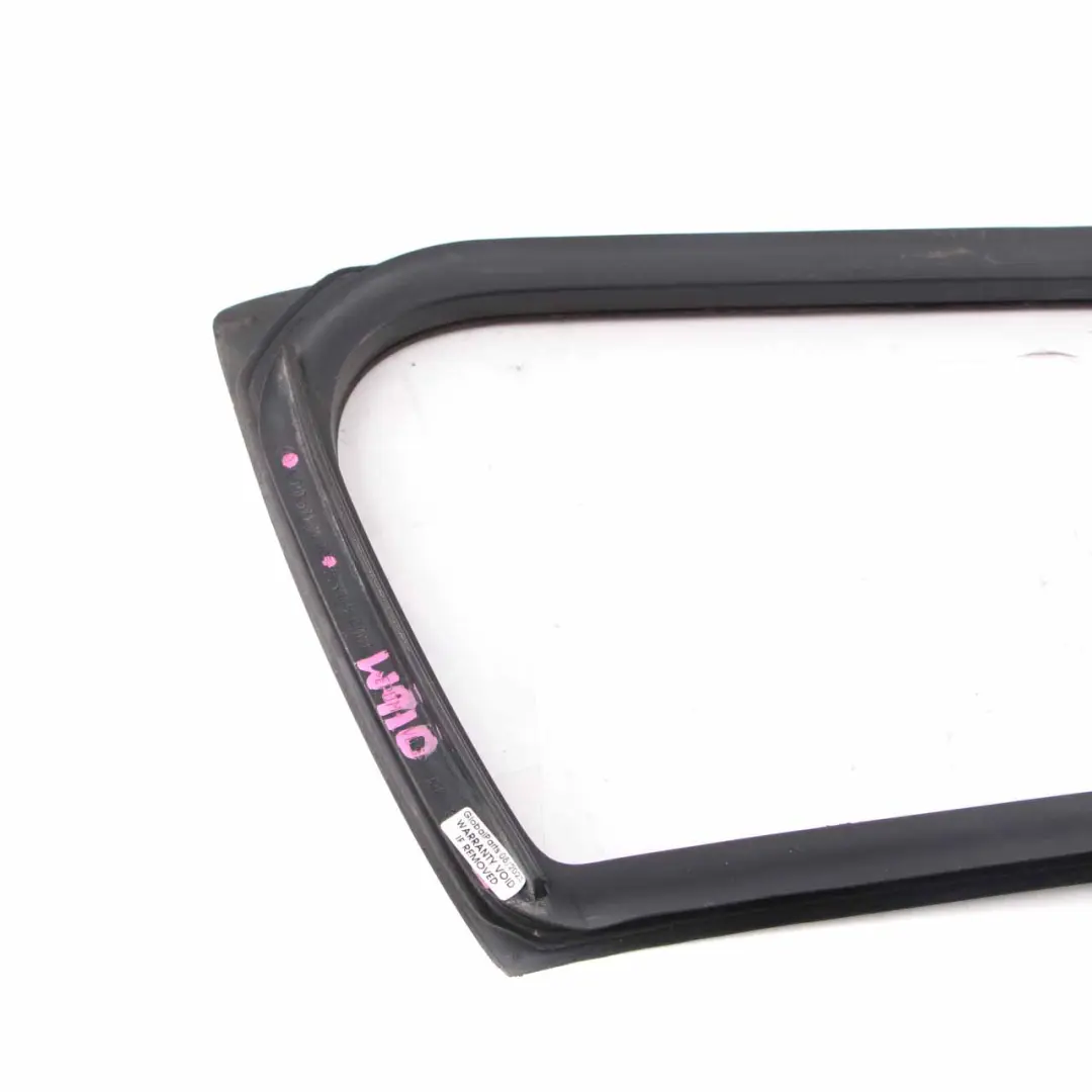  Joint vitre Mercedes W907 W910 Porte Avant Droite Cadre Joint A9106710100 - SKU A9106710300 - Numéro de pièce A9106710300