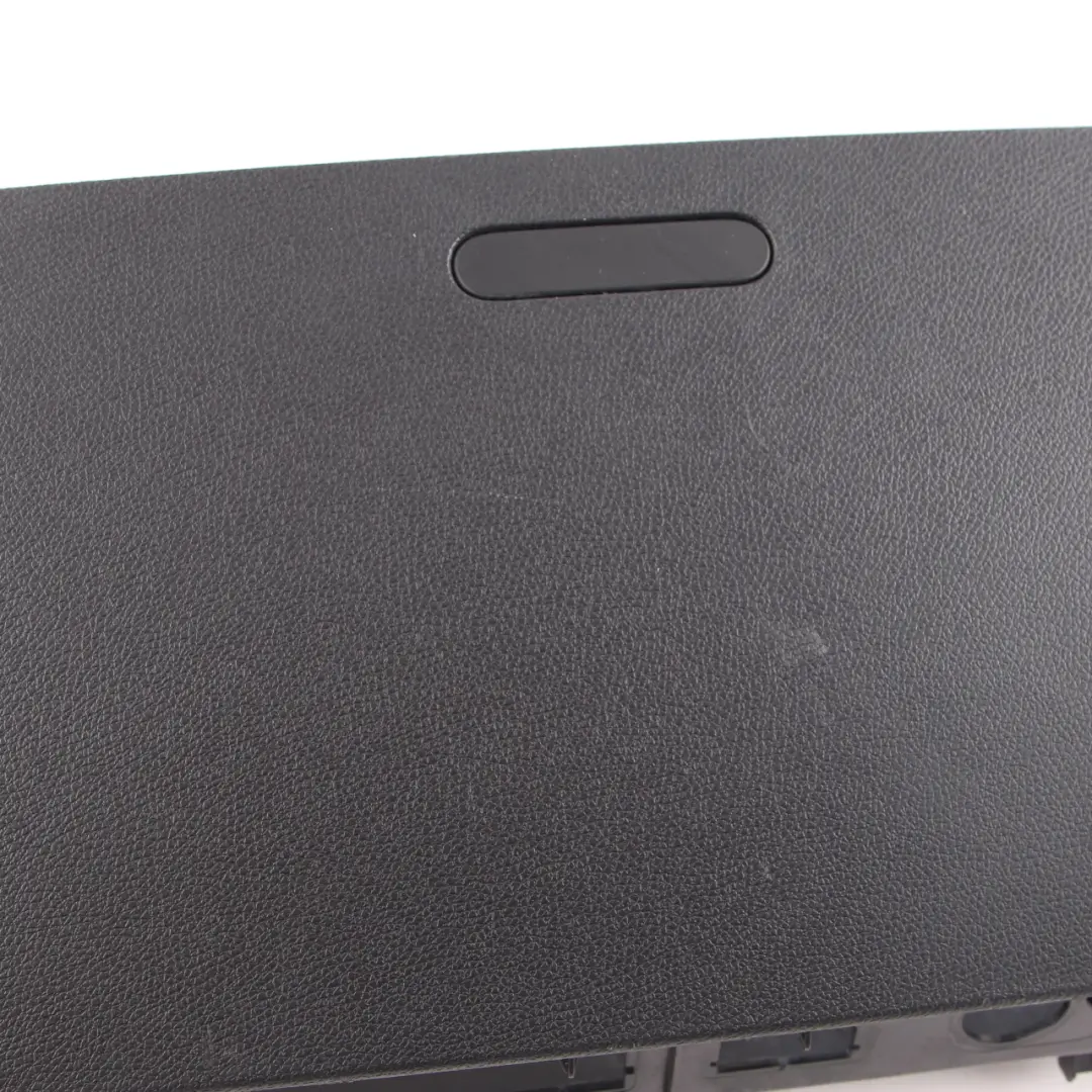 Guantera Mercedes Sprinter W907 W910 Bandeja Almacenamiento Negro para con número de pieza A9106806000 Guantera Mercedes Sprinter W907 W910 Bandeja Almacenamiento Negro - SKU A9106806000 - Número de pieza A9106806000