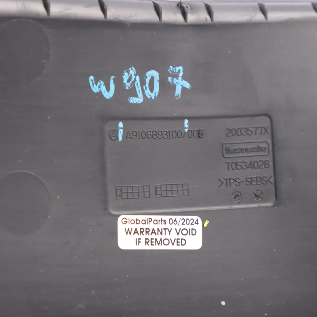 Mercedes W907 W910 Tableau de bord Boîte rangement en caoutchouc - SKU A9106893100 - Numéro de pièce A9106893100