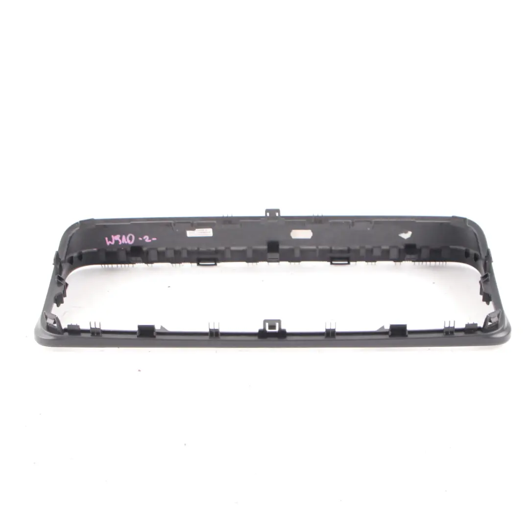 Pantalla Marco Recubrimiento Salpicadero A9106897100 para Mercedes Sprinter W910 con número de pieza A9106898900 Mercedes Sprinter W910 Pantalla Marco Recubrimiento Salpicadero A9106897100 - SKU A9106898900 - Número de pieza A9106898900