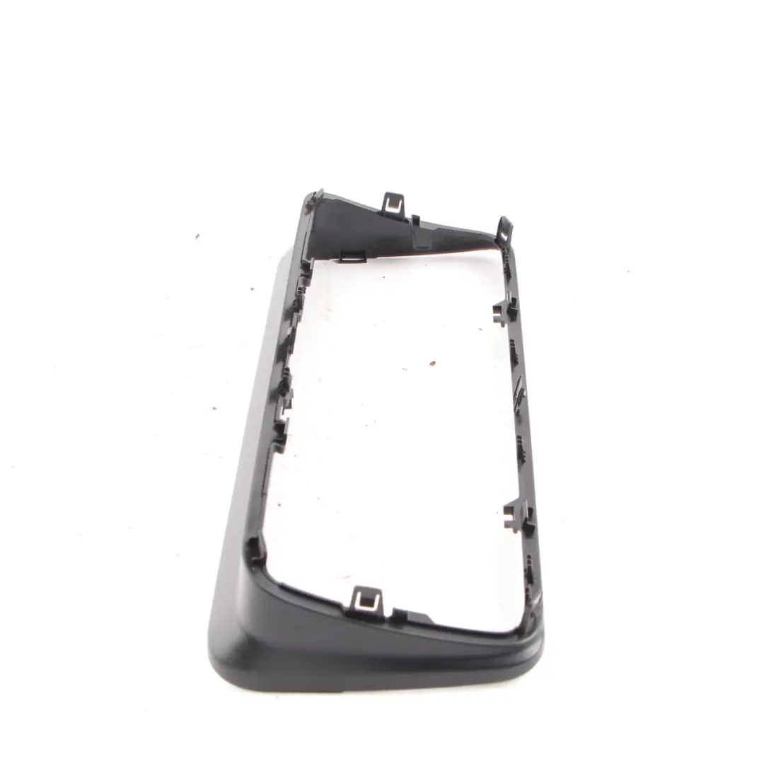 Pantalla Marco Recubrimiento Salpicadero A9106897100 para Mercedes Sprinter W910 con número de pieza A9106898900 Mercedes Sprinter W910 Pantalla Marco Recubrimiento Salpicadero A9106897100 - SKU A9106898900 - Número de pieza A9106898900