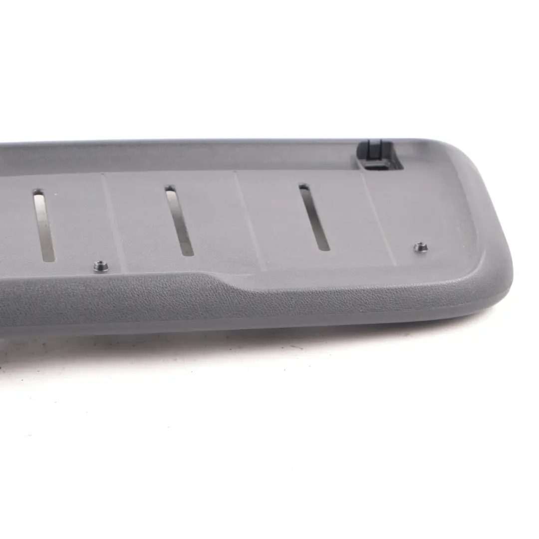 Mercedes Sprinter W910 pare soleil droit support fixation garniture - SKU A9106902100 - Numéro de pièce A9106902100