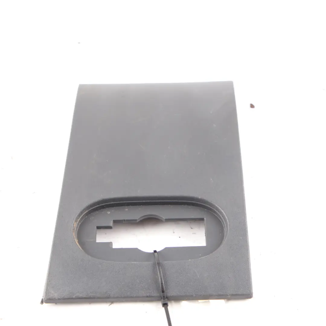 Moldura Protectora De Moldura Delantera Izquierda para Mercedes W910 con número de pieza A9106906100 Mercedes W910 Moldura Protectora De Moldura Delantera Izquierda - SKU A9106906100 - Número de pieza A9106906100