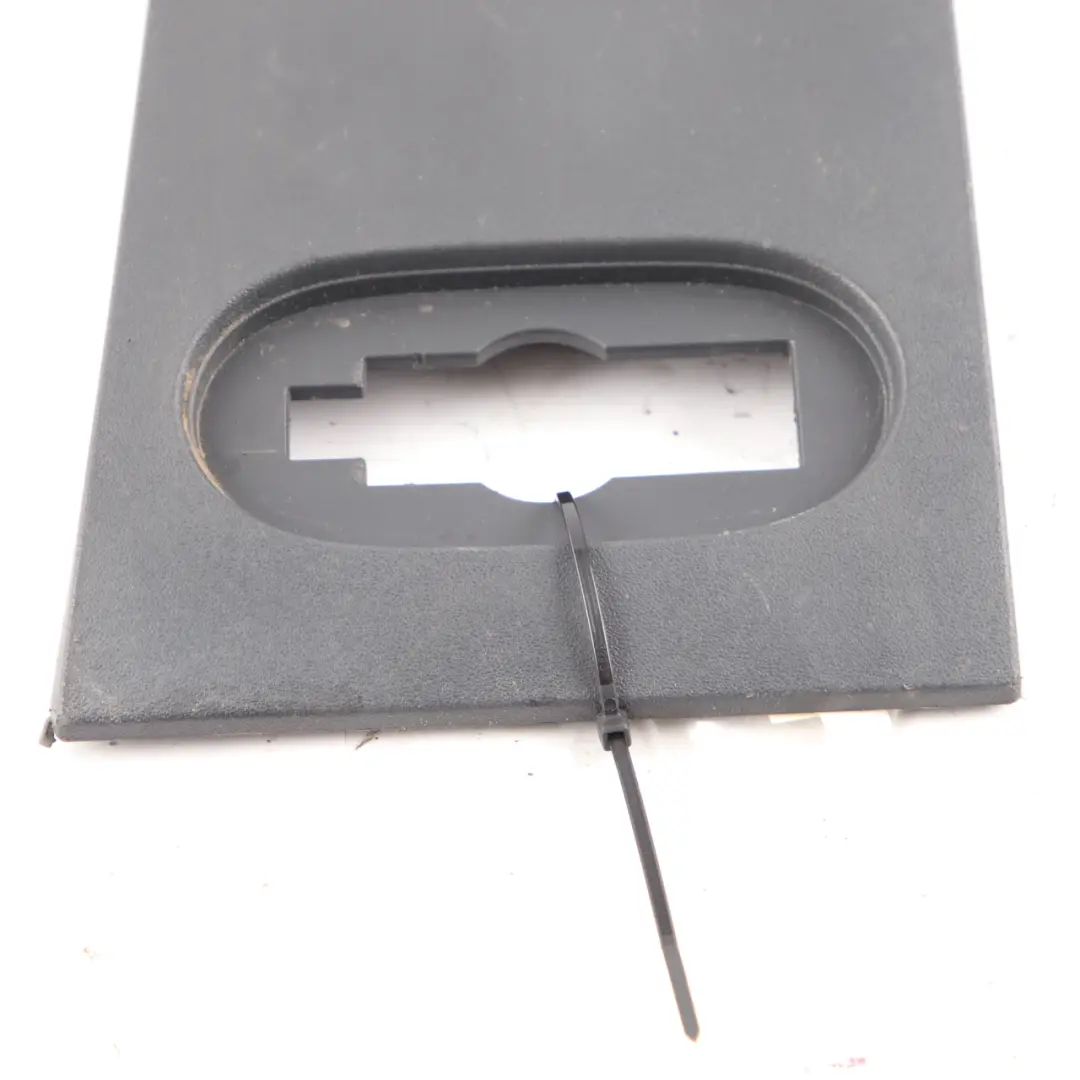Mercedes W910 Striscia protettiva Modanatura anteriore sinistra - SKU A9106906100 - Numero di parte A9106906100