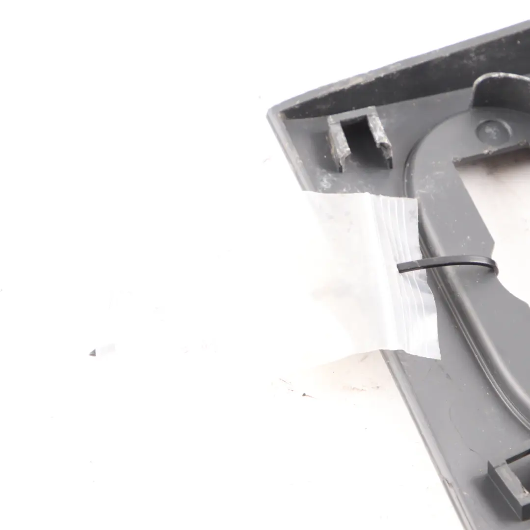 Mercedes W910 Striscia protettiva Modanatura anteriore sinistra - SKU A9106906100 - Numero di parte A9106906100