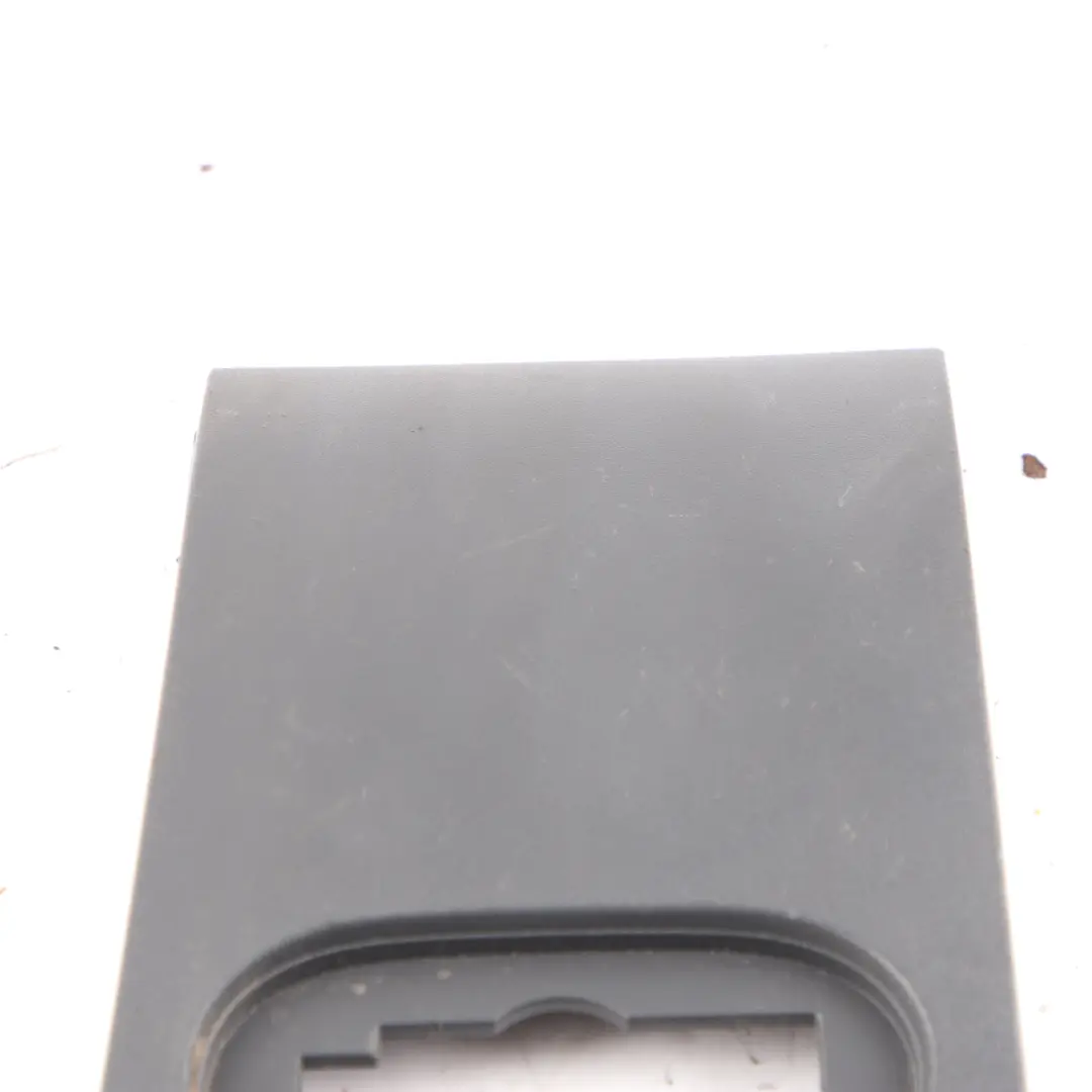 Schutzleiste Frontverkleidung Links für Mercedes W910 mit Teilenummer A9106906100 Mercedes W910 Schutzleiste Frontverkleidung Links - SKU A9106906100 - Teilenummer A9106906100