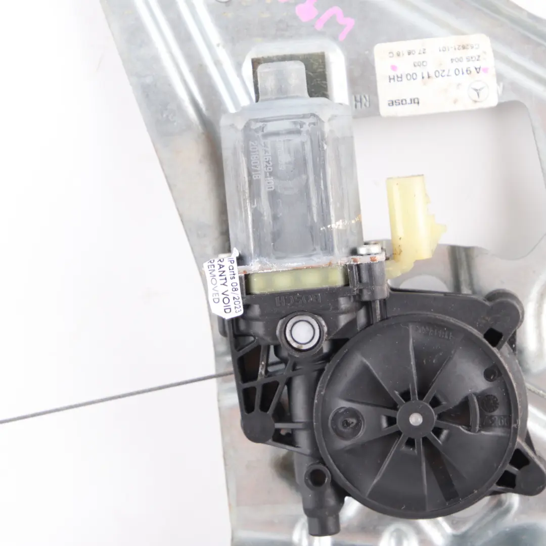 Regulateur de vitre avant droite pour Mercedes Sprinter W910 à propos du numéro de pièce A9107201100 Mercedes Sprinter W910 Regulateur de vitre avant droite - SKU A9107201100 - Numéro de pièce A9107201100