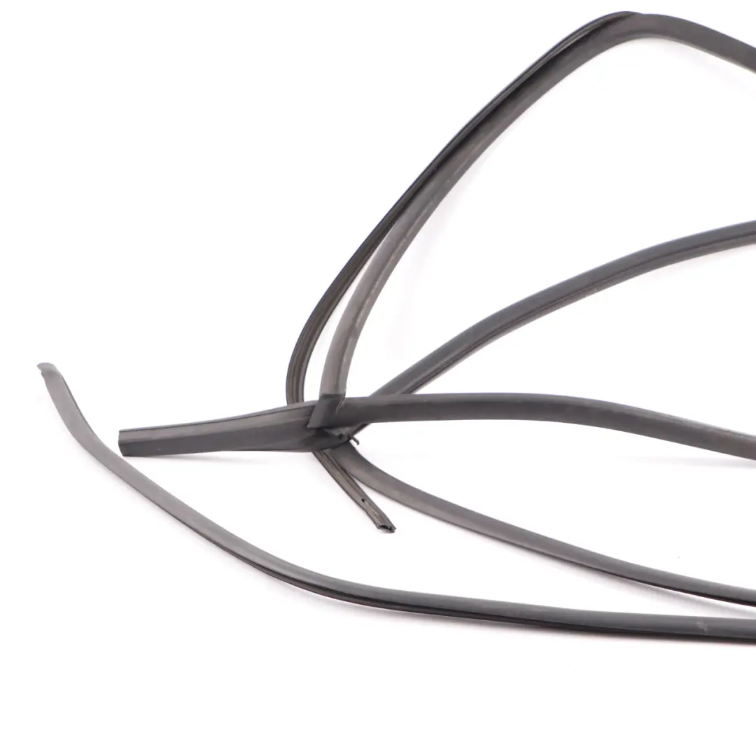 W907 W910 Joint de vitre Porte Avant Droite Cadre Joint pour Mercedes à propos du numéro de pièce A9107250500 Mercedes W907 W910 Joint de vitre Porte Avant Droite Cadre Joint - SKU A9107250500 - Numéro de pièce A9107250500