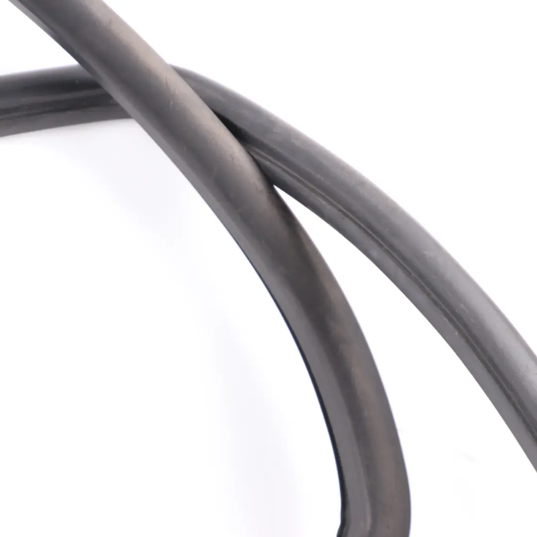 W907 W910 Junta ventana Puerta delantera derecha Junta marco 9107250500 para Mercedes con número de pieza A9107250500 Mercedes W907 W910 Junta ventana Puerta delantera derecha Junta marco 9107250500 - SKU A9107250500 - Número de pieza A9107250500