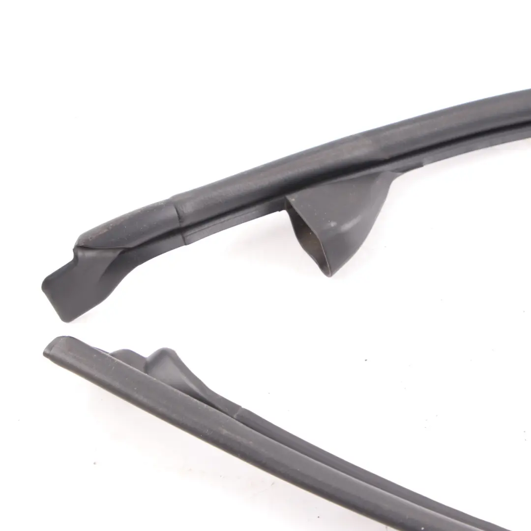 Guarnizione finestrino porta anteriore destra Guida A2197200254 per Mercedes C219 con numero di parte A9107270100 Mercedes C219 Guarnizione finestrino porta anteriore destra Guida A2197200254 - SKU A9107270100 - Numero di parte A9107270100