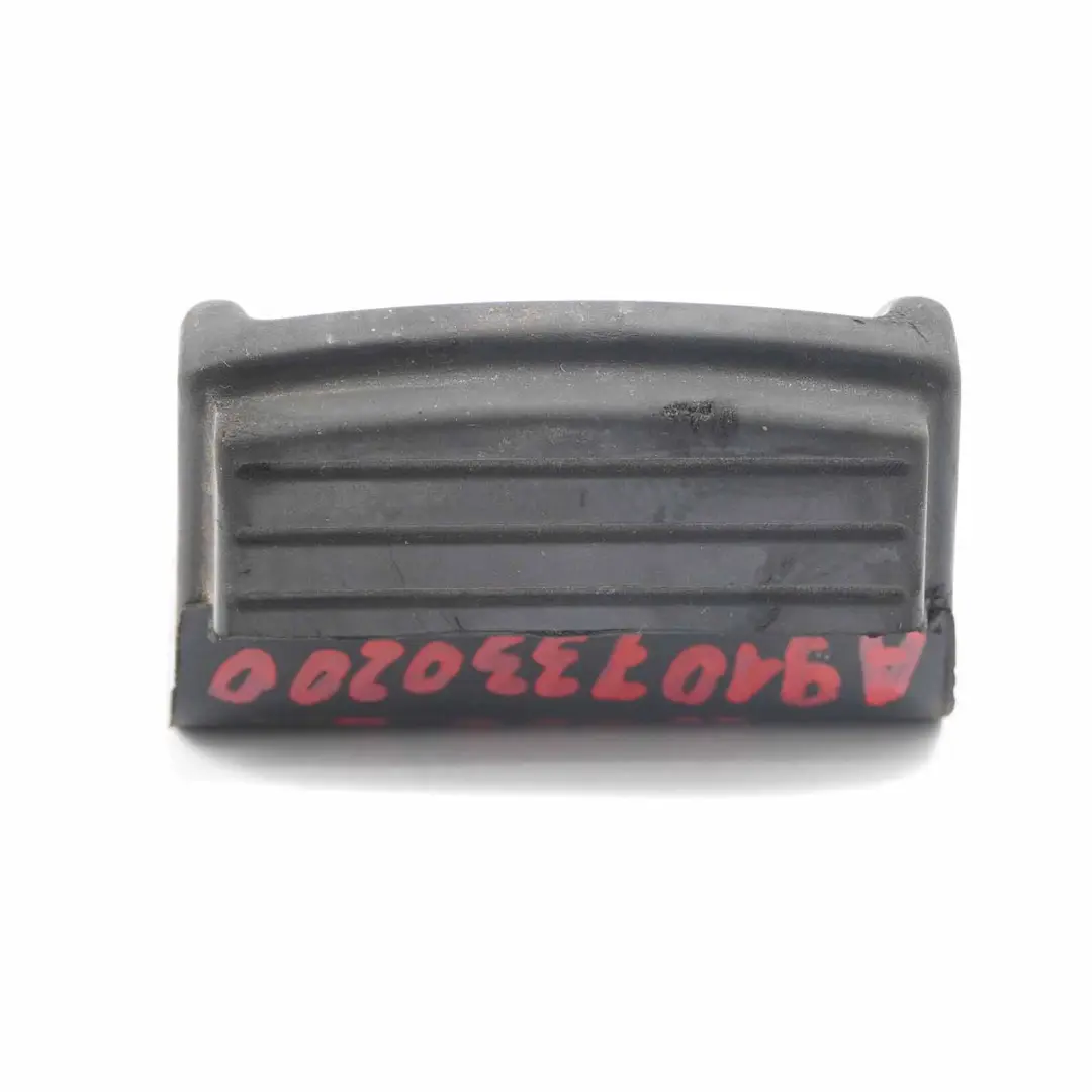 Tope Puerta Freno Goma Corredera Trasera Izquierda para Mercedes W906 con número de pieza A9107330200 Mercedes W906 Tope Puerta Freno Goma Corredera Trasera Izquierda - SKU A9107330200 - Número de pieza A9107330200