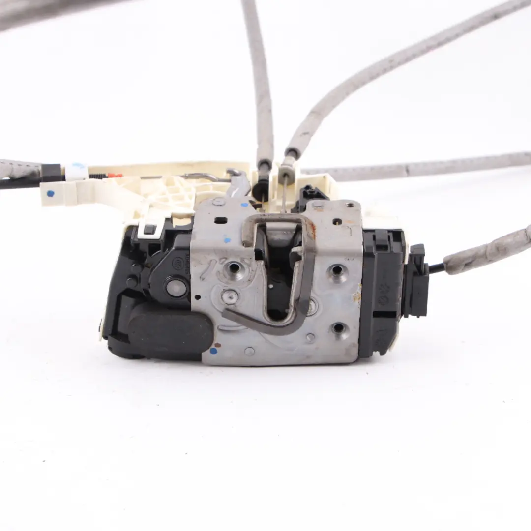 Door Lock Mercedes Sprinter W907 W910 Rear Right O/S Latch Mechanism to with Part number A9107407600 Door Lock Mercedes Sprinter W907 W910 Rear Right O/S Latch Mechanism - SKU A9107407600 - Part number A9107407600