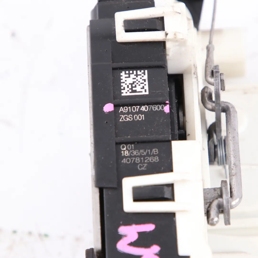 Door Lock Mercedes Sprinter W907 W910 Rear Right O/S Latch Mechanism to with Part number A9107407600 Door Lock Mercedes Sprinter W907 W910 Rear Right O/S Latch Mechanism - SKU A9107407600 - Part number A9107407600