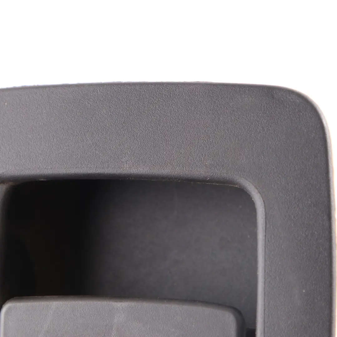 Maniglia di sblocco porta interna anteriore destra per Mercedes W910 con numero di parte A9107600600 Mercedes W910 Maniglia di sblocco porta interna anteriore destra - SKU A9107600600 - Numero di parte A9107600600