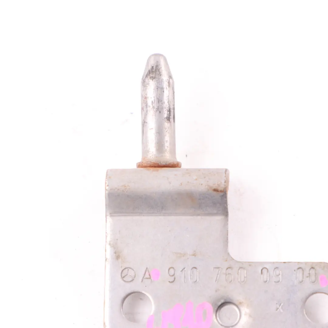 Cerniera porta posteriore Mercedes Sprinter W907 W910 staffa posteriore per con numero di parte A9107600900 Cerniera porta posteriore Mercedes Sprinter W907 W910 staffa posteriore - SKU A9107600900 - Numero di parte A9107600900