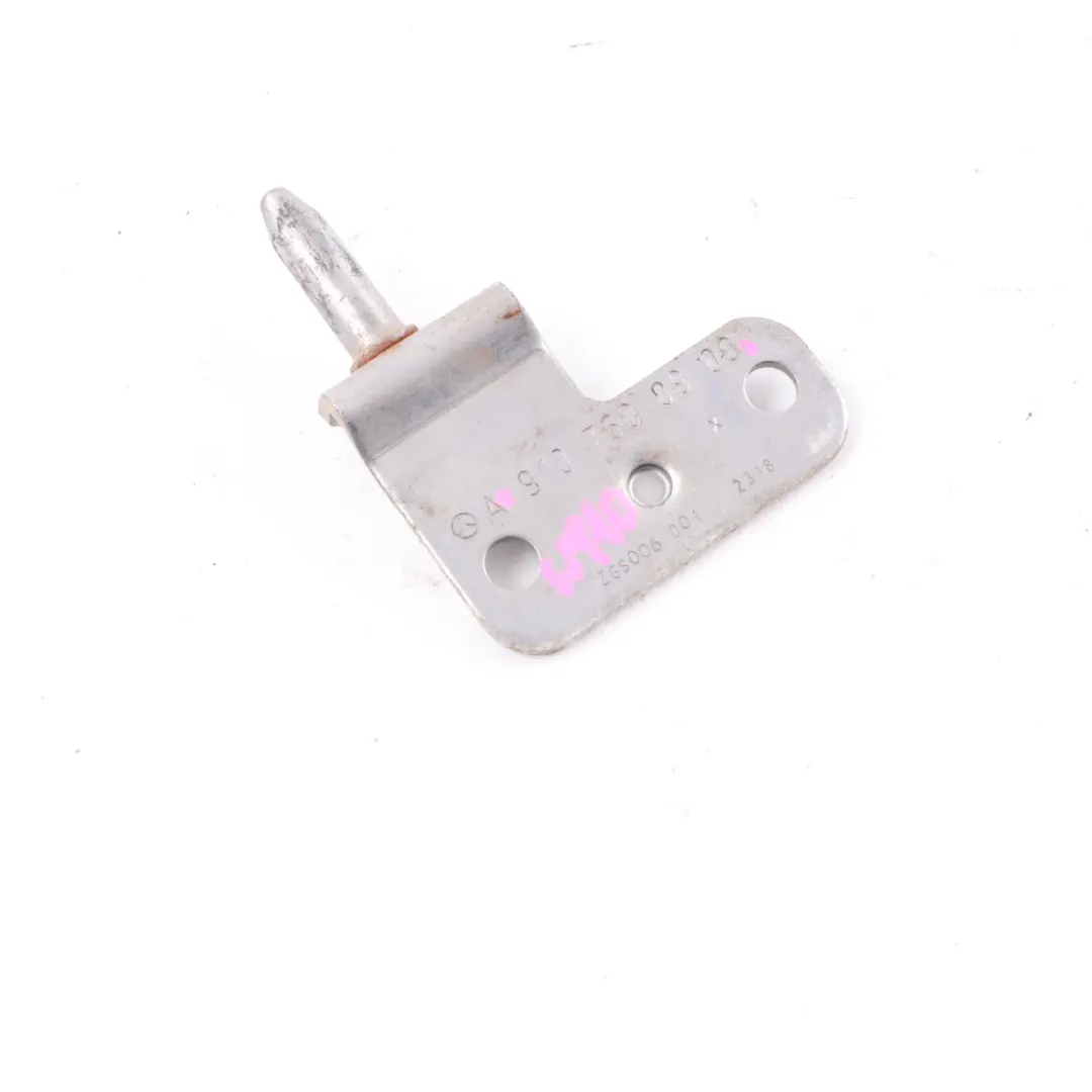Charnière arrière Mercedes Sprinter W907 W910 Support hayon pour à propos du numéro de pièce A9107600900 Charnière arrière Mercedes Sprinter W907 W910 Support hayon - SKU A9107600900 - Numéro de pièce A9107600900