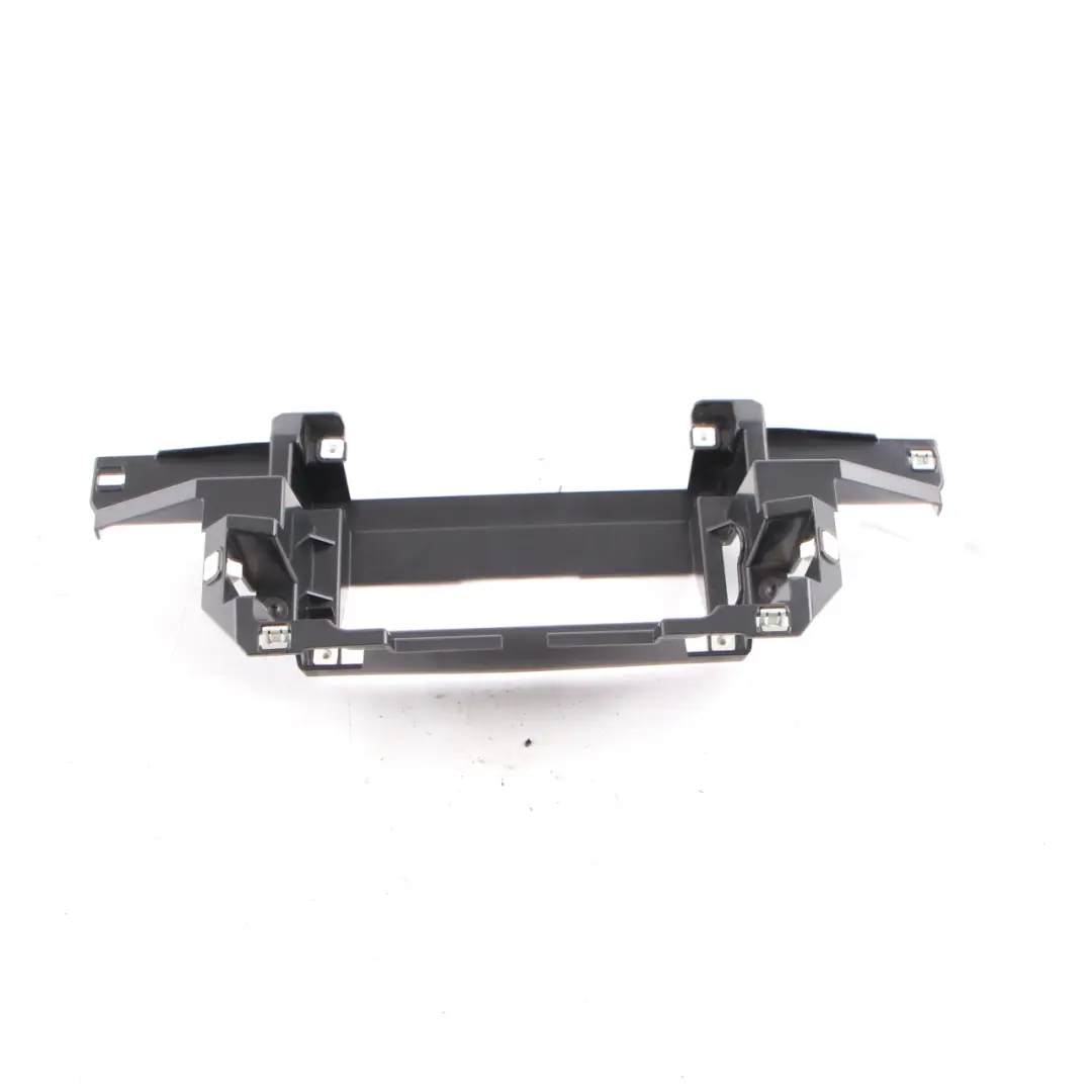 W907 W910 Cornice Rivestimento Cruscotto Autoradio A9108270600 per Mercedes con numero di parte A9108271600 Mercedes W907 W910 Cornice Rivestimento Cruscotto Autoradio A9108270600 - SKU A9108271600 - Numero di parte A9108271600