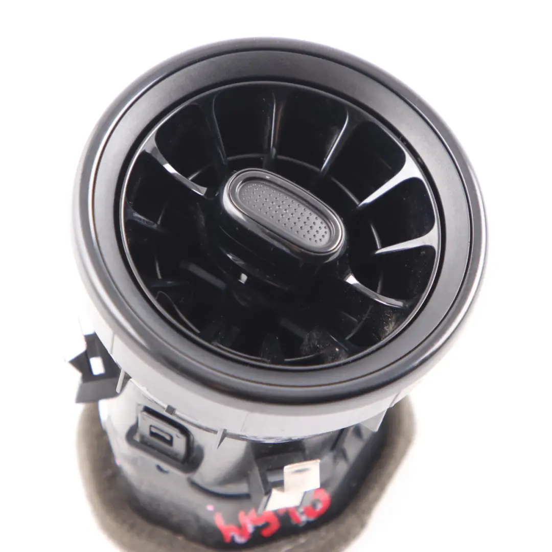 Kratka Nawiewu Wlot Powietrza Przód do Mercedes Sprinter W910 o numerze A9108303401 Mercedes Sprinter W910 Kratka Nawiewu Wlot Powietrza Przód - SKU A9108303401 - Numer Części A9108303401