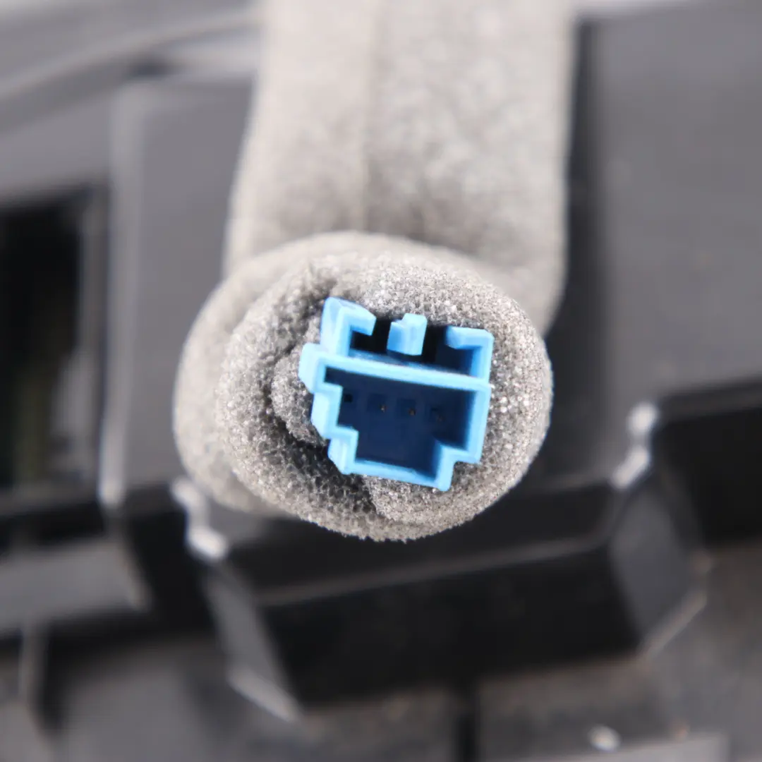 W907 W910 Roof Light Front Reading Lamp Interior to Mercedes Sprinter with Part number A9109006100 Mercedes Sprinter W907 W910 Roof Light Front Reading Lamp Interior - SKU A9109006100 - Part number A9109006100