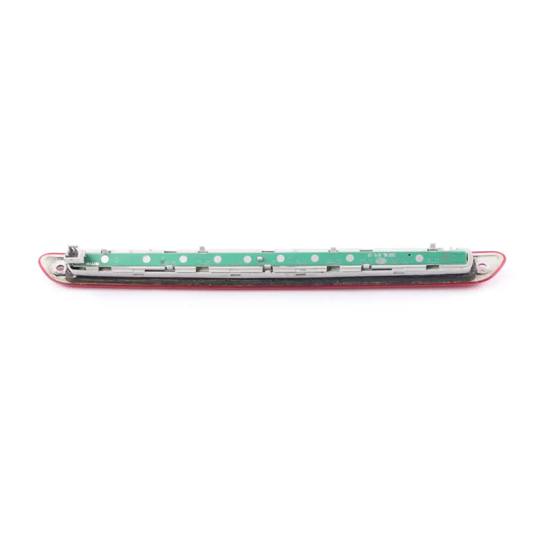 Pannello luminoso supplementare del faro del freno per Mercedes W906 con numero di parte A9109066300 Mercedes W906 Pannello luminoso supplementare del faro del freno - SKU A9109066300 - Numero di parte A9109066300