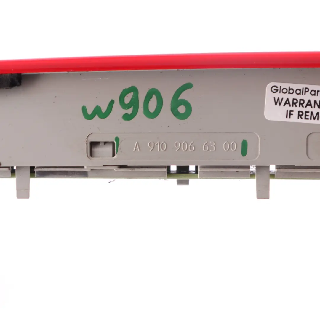 Pannello luminoso supplementare del faro del freno per Mercedes W906 con numero di parte A9109066300 Mercedes W906 Pannello luminoso supplementare del faro del freno - SKU A9109066300 - Numero di parte A9109066300