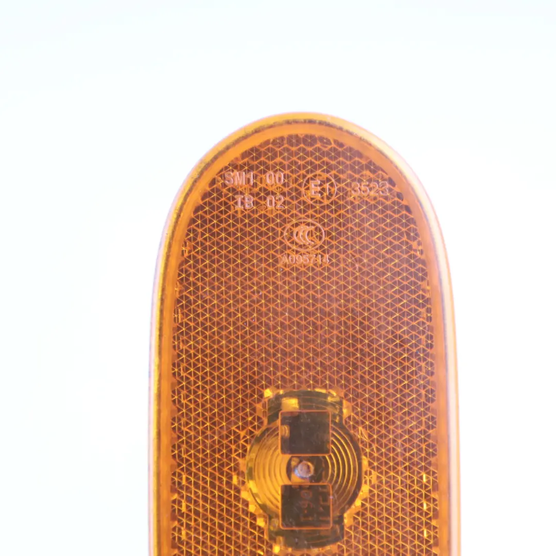 Reflector De Luz De Posición Lateral A9068201456 para Mercedes W906 con número de pieza A9109067700 Mercedes W906 Reflector De Luz De Posición Lateral A9068201456 - SKU A9109067700 - Número de pieza A9109067700