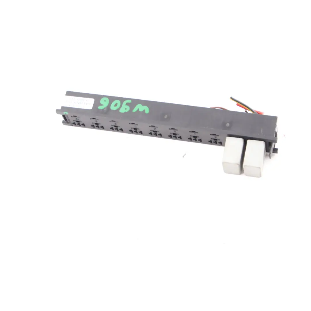 Boîte à fusibles Porte Relais Support pour Mercedes Sprinter W906 à propos du numéro de pièce A9425426040 Mercedes Sprinter W906 Boîte à fusibles Porte Relais Support - SKU A9425426040 - Numéro de pièce A9425426040